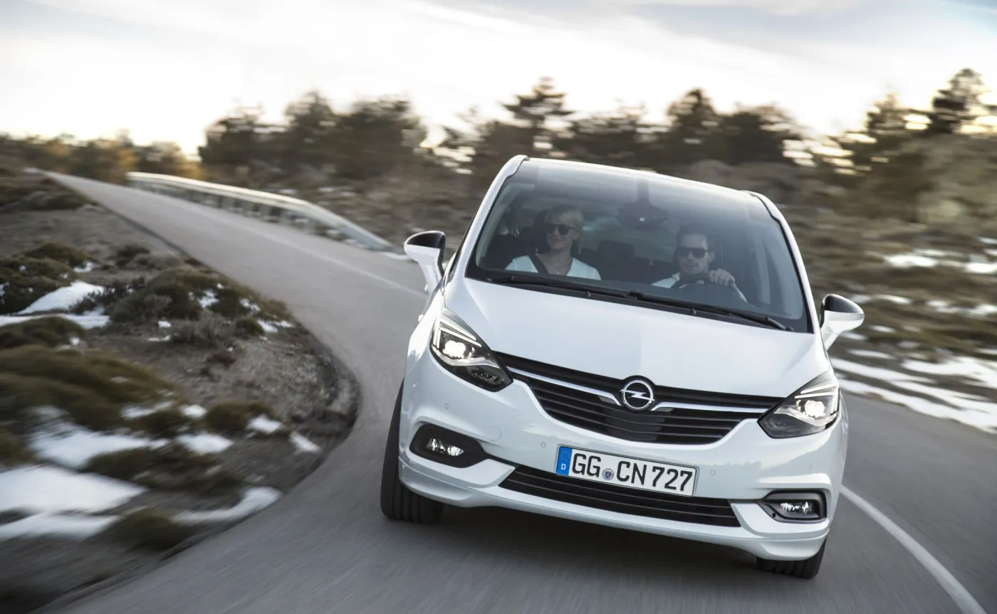 9101709-opel-zafira.jpg