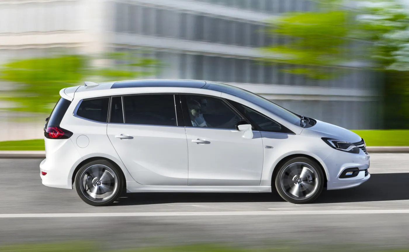9102311-opel-zafira.jpg