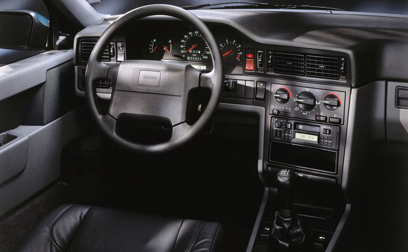 Niezawodne używane auto za 500+? Oto rodzinne volvo 850. Który silnik wybrać, by nie dokładać?