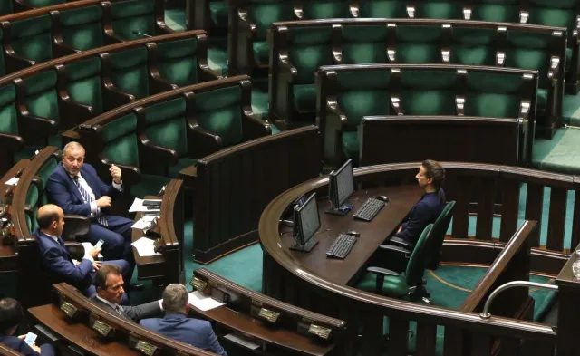 Są wnioski o odrzucenie 2 z 3 sejmowych projektów ws. Trybunału Konstytucyjnego