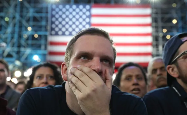 Pierwsze przemówienie Clinton po porażce. "To boli... Będzie bolało jeszcze długo"