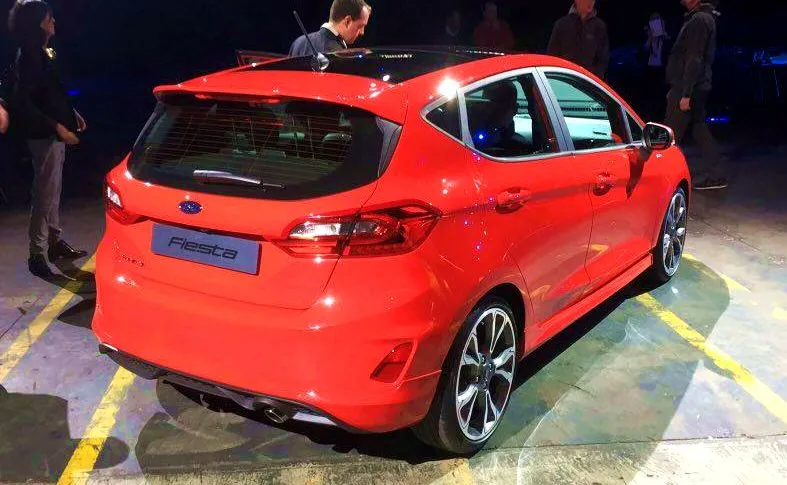 9658946-ford-fiesta.jpg