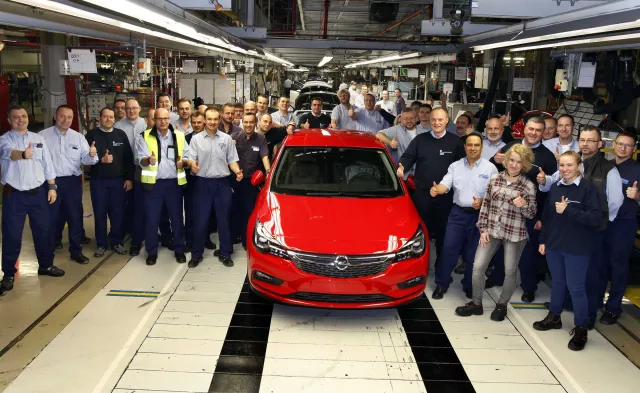 Lawina nowych zleceń i historyczny rekord polskiej fabryki Opla. Astra przebojem w Europie