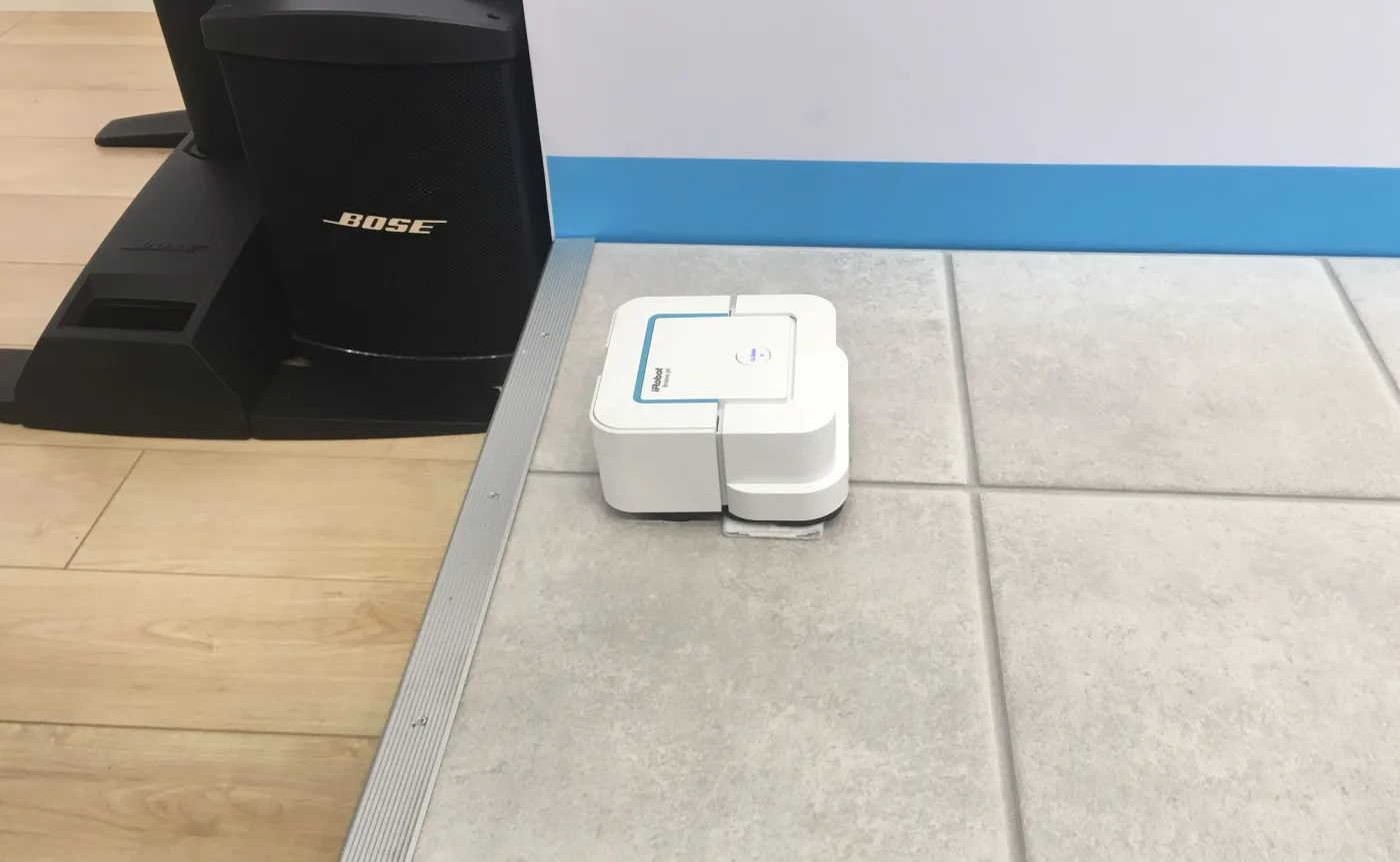 9415745-irobot-mop.jpg