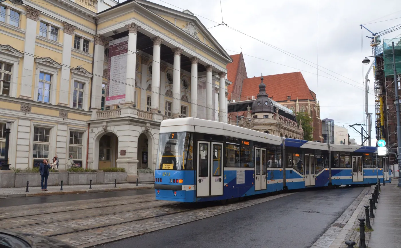 Wrocławianie kupują za dużo biletów? W przyszłym roku może być problem z komunikacją miejską