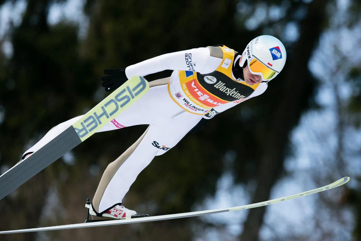 PŚ w skokach: Stoch i jego koledzy na półmetku na czwartym miejscu