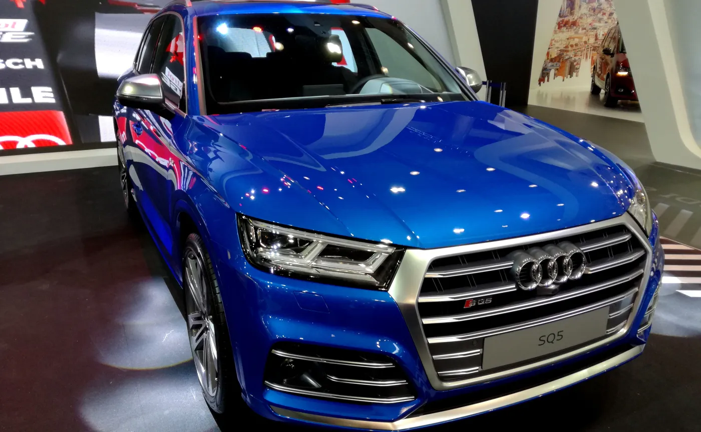 10043422-audi-sq5.jpg