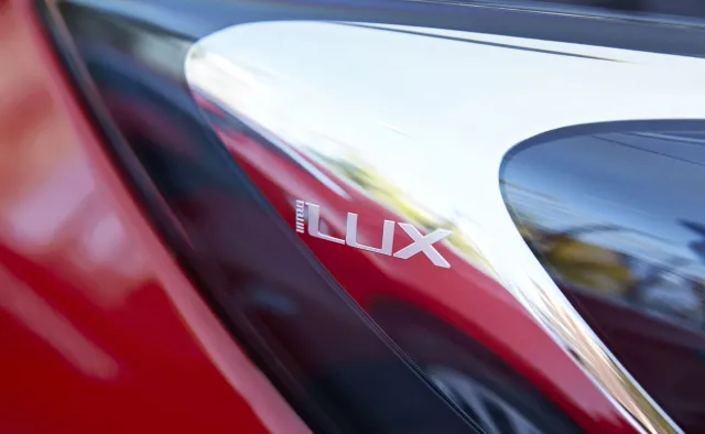 Polska fabryka Opla zdobyła ponad 350 tys. nowych zamówień. Magnesem przełomowe reflektory