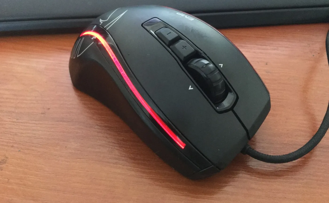 9870632-mysz-roccat.jpg