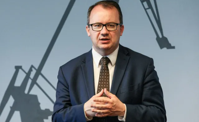 "Wiele narodów współuczestniczyło w jego realizacji. W tym także naród polski". RPO przeprasza za słowa o Holokauście