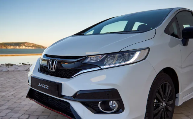 Honda jazz w nowej odsłonie podobna do modelu civic? Pod karoserią nowe oszczędne silniki