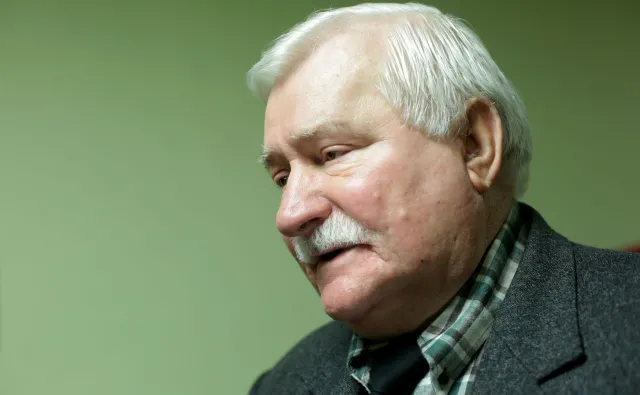 Wałęsa: Polska potrzebuje nowej konstytucji, ale nie pisanej przez PiS