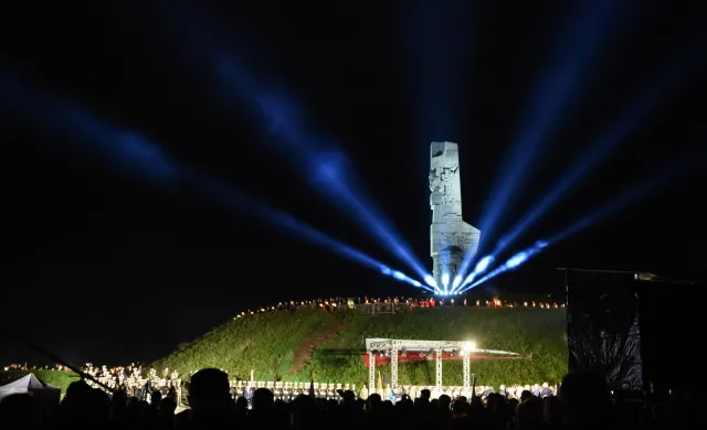 Incydent podczas obchodów na Westerplatte. Jest reakcja ZHP i stanowisko MON