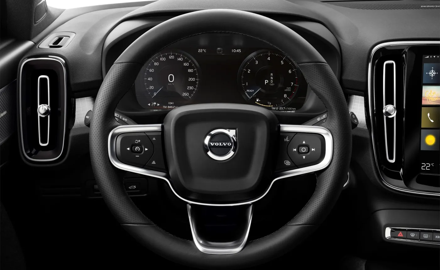 10456634-volvo-xc40.jpg