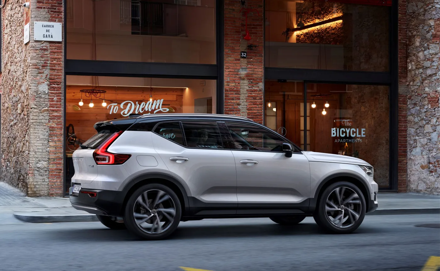 10456666-volvo-xc40.jpg