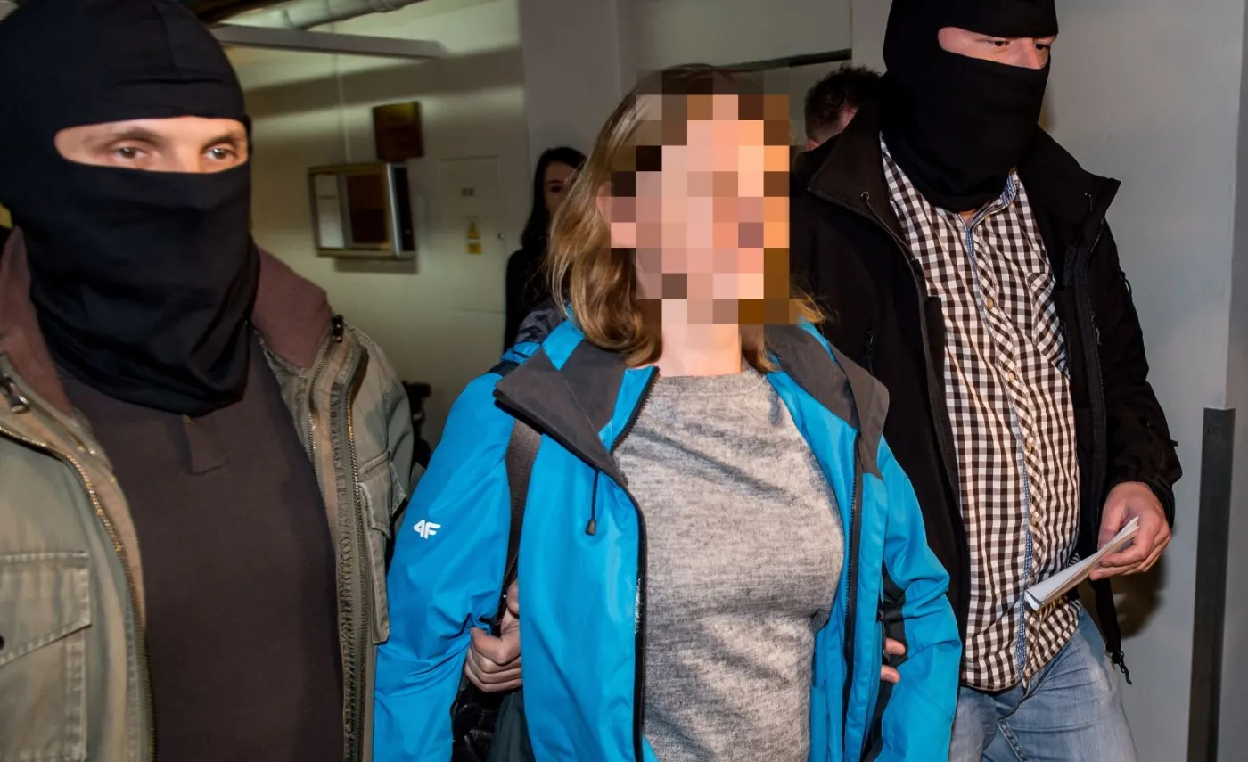 Wiceminister wyjaśnia, dlaczego policja przeszukała biura organizacji kobiecych. "Ma to związek ze słynną urzędniczką Marzeną K."