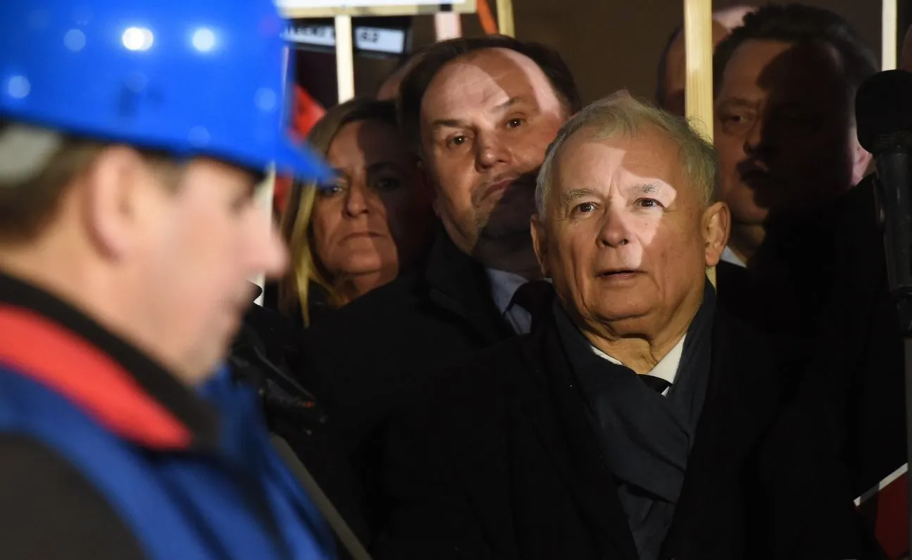  Obchody 36. rocznicy wprowadzenia stanu wojennego, przy pomniku Wincentego Witosa na placu Trzech Krzyży w Warszawie