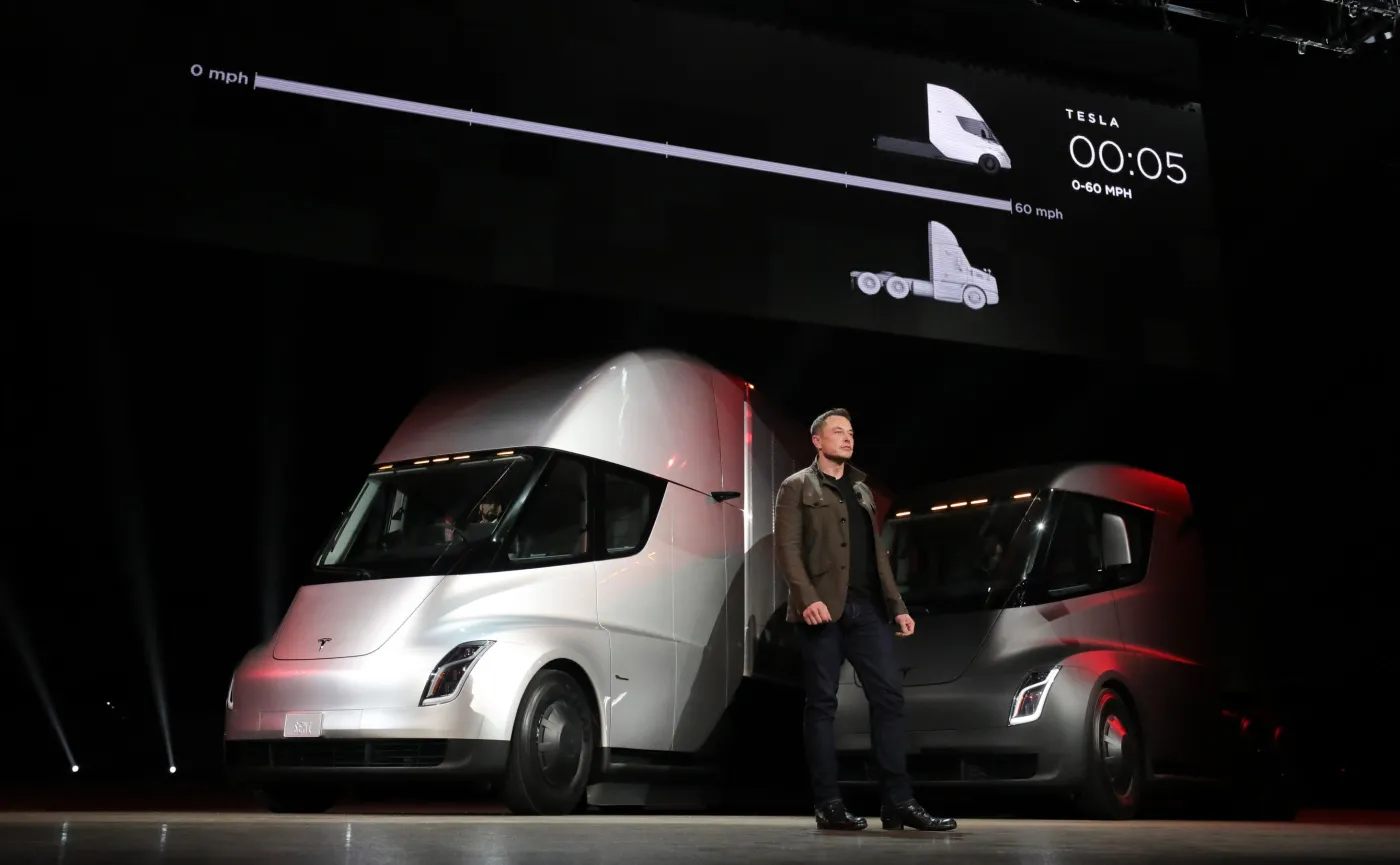 10585896-tesla-semi.jpg