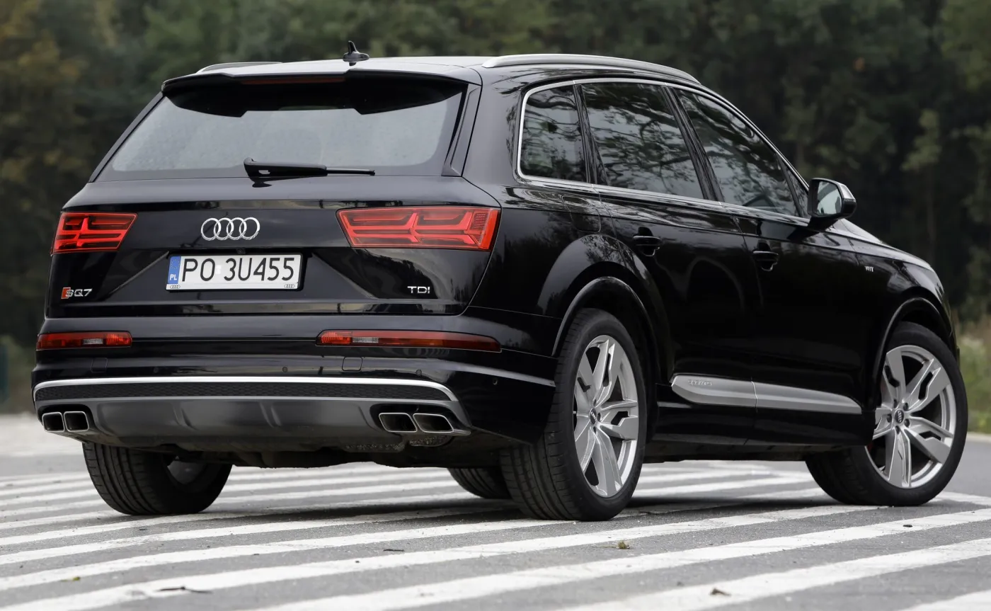 10682172-audi-sq7.jpg