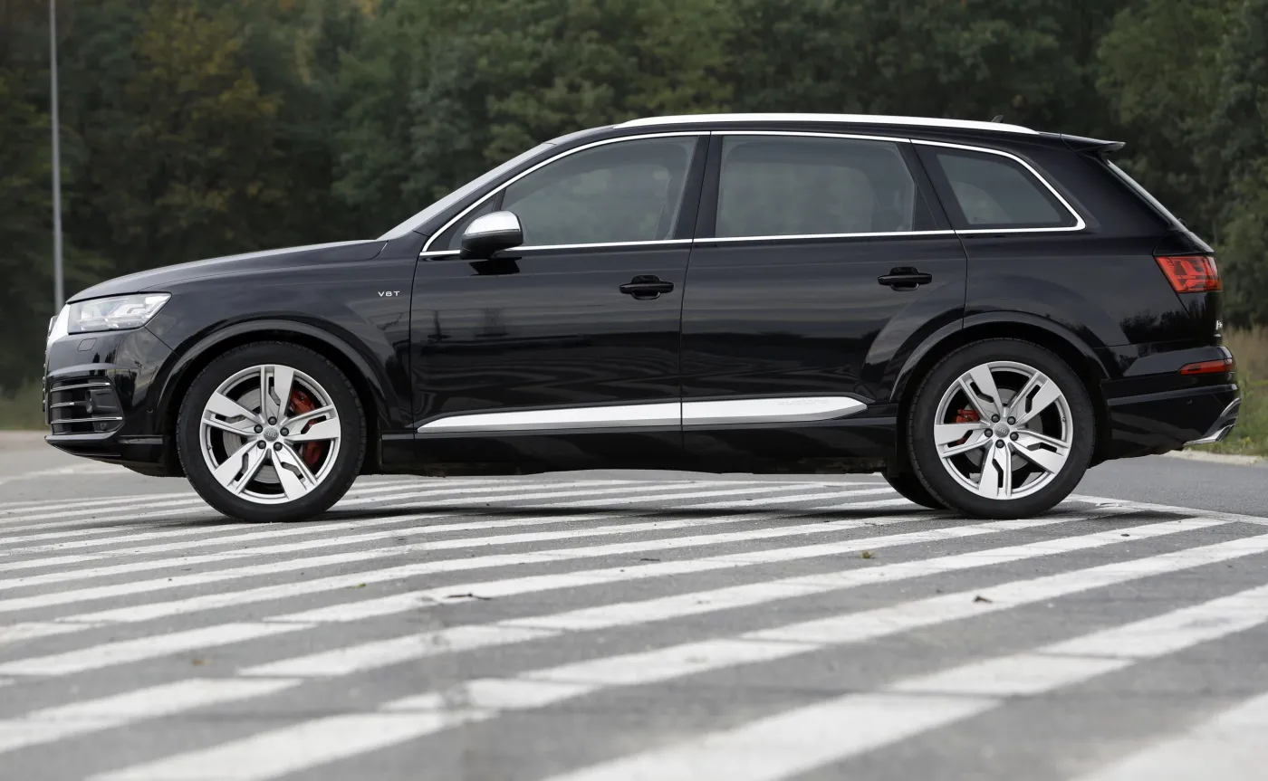 10682236-audi-sq7.jpg