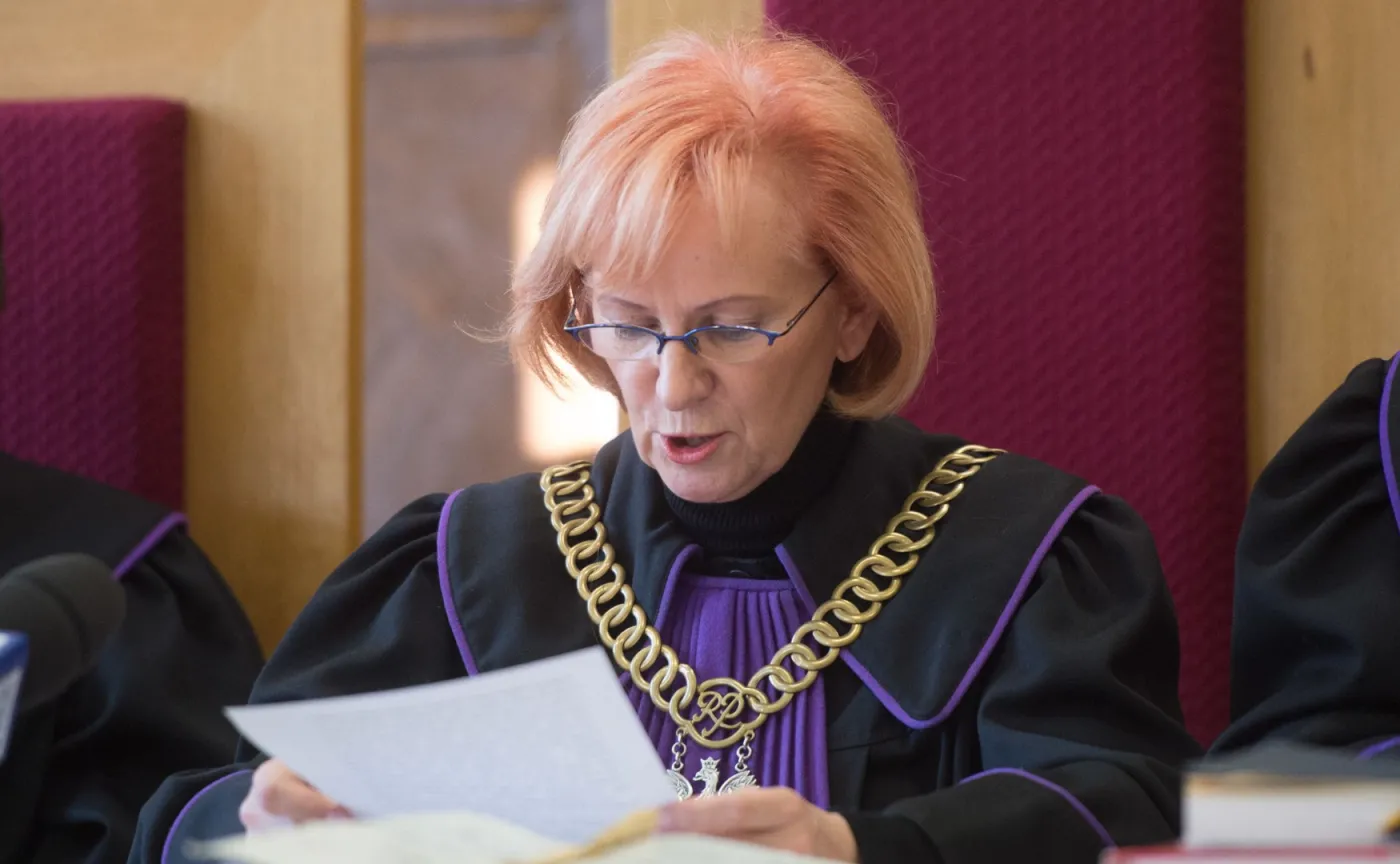 Sędzia Ewa Kabzińska odczytuje wyrok dożywocia