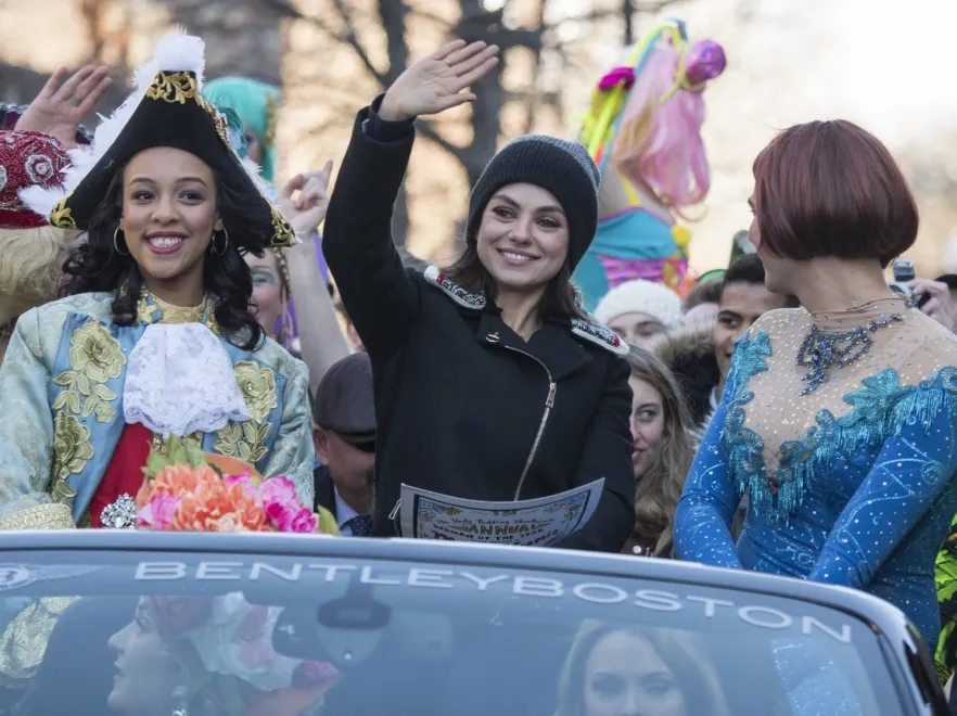 Każda kobieta chciałaby tak wyglądać na co dzień. 35-letnia Mila Kunis jak nastolatka. FOTO