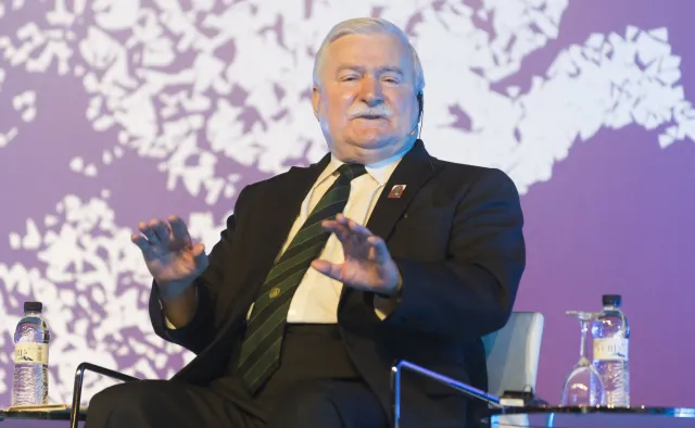Wałęsa na spotkaniu KOD: Miałem wszędzie podsłuch. Mam dokumenty na to. Ta maszyneria nazwana była "Bolek"