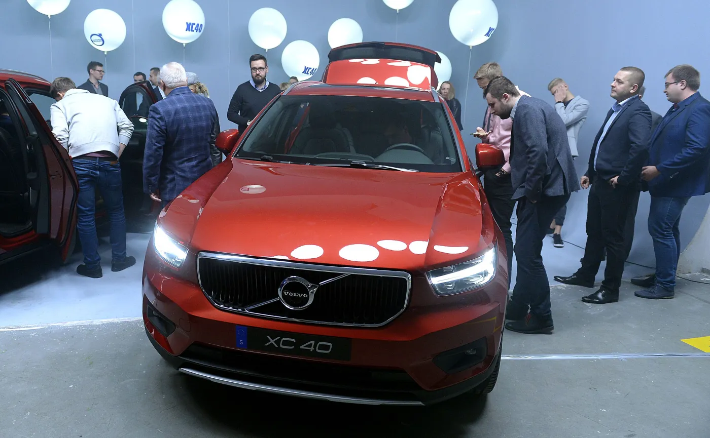 10497075-volvo-xc40.jpg