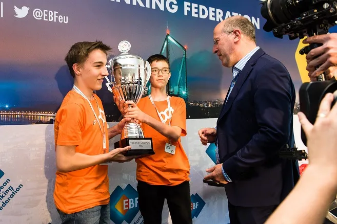 Młodzi Polacy zwycięzcami Europejskiego Quizu Finansowego