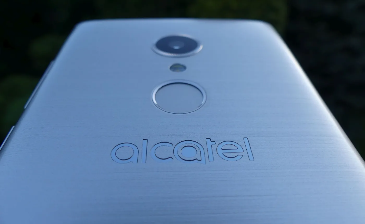 10988691-alcatel-5.jpg
