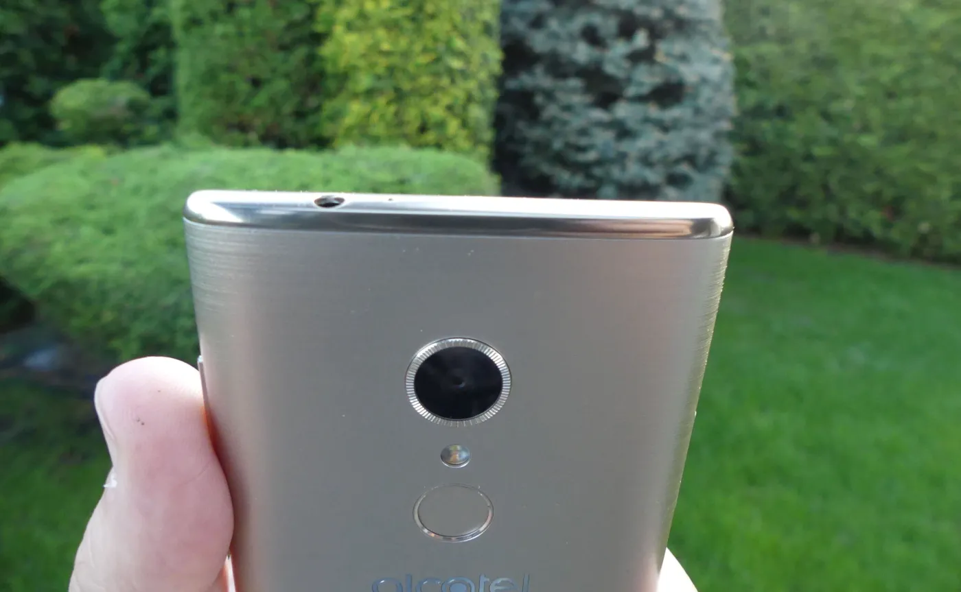 10988755-alcatel-5.jpg