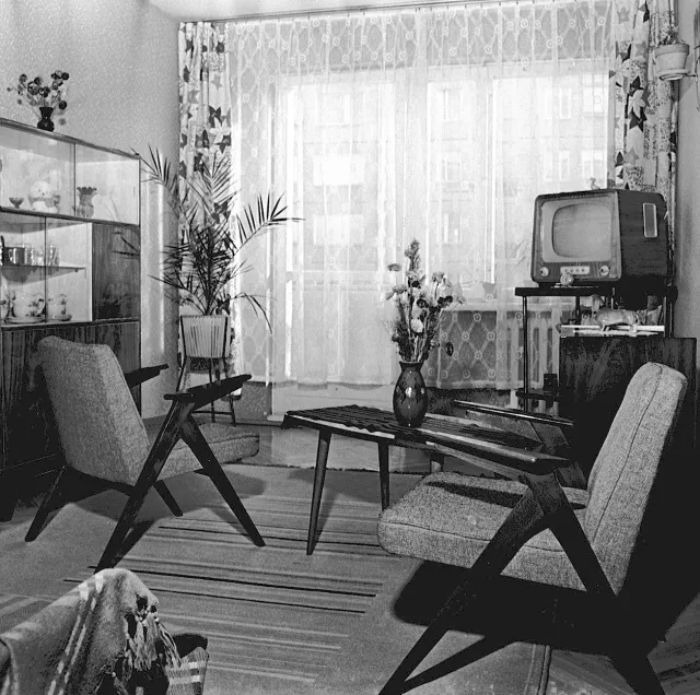 "Tango na 16 metrach kwadratowych". Życie w mikromieszkaniach wczoraj i dziś [GALERIA]