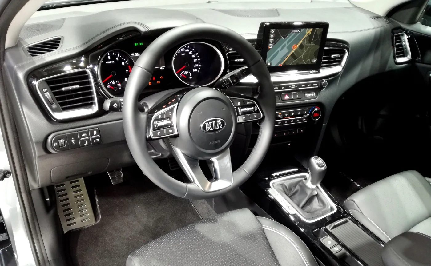 10831607-kia-ceed.jpg