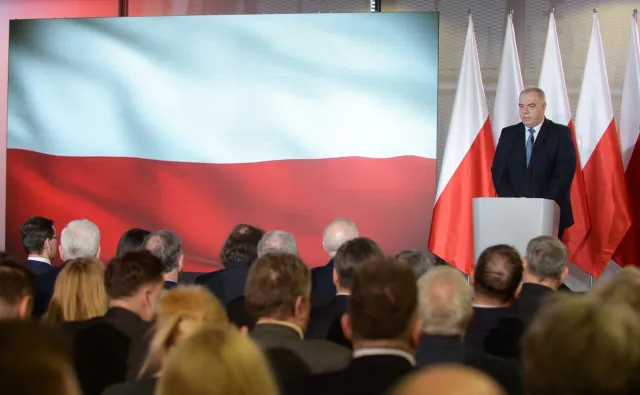 Sasin broni słów Szydło o nagrodach. "Wiele trafnych twierdzeń w tej wypowiedzi padło"