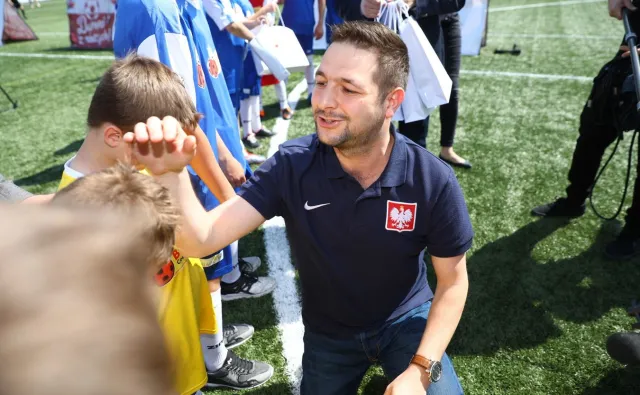Wpadka w spocie Patryka Jakiego. Radny PiS zarzuca podobny błąd Trzaskowskiemu