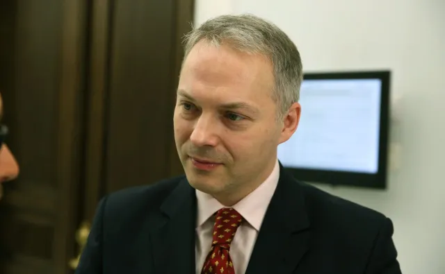 Poseł Żalek wybiera się do protestujących w Sejmie. "To reality show, w którym dzieci użyto jako zakładników"