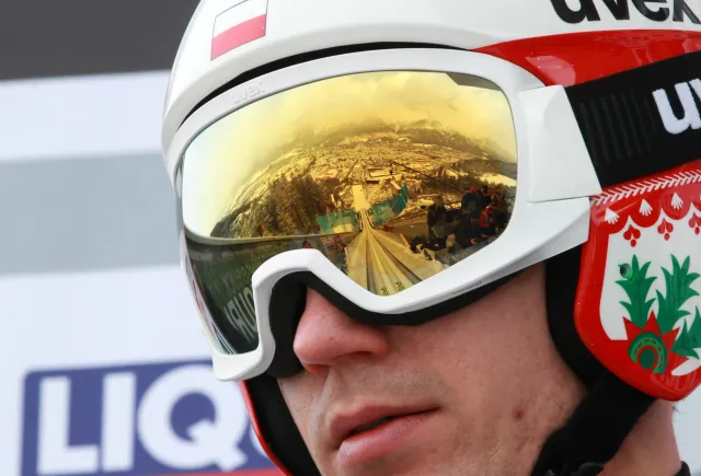 TCS: Kubacki siódmy, słaby skok Stocha. Kobayashi najlepszy w kwalifikacjach w Innsbrucku