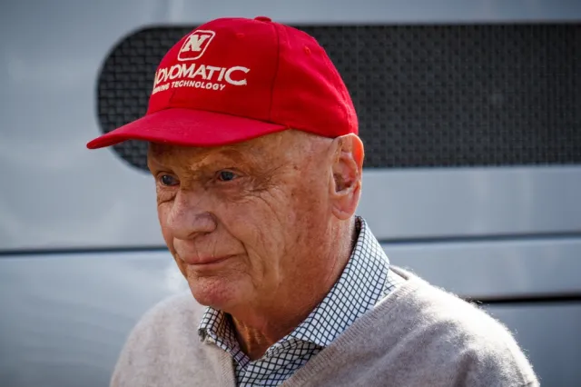 Niki Lauda w poważnym stanie w szpitalu. Legendarny kierowca F1 przeszedł przeszczep płuc