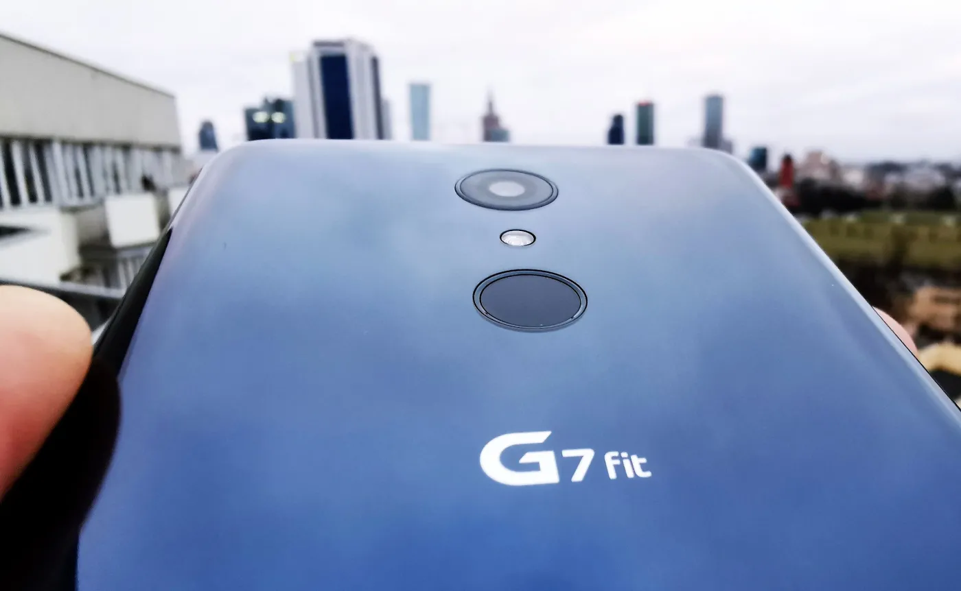 12004699-lg-g7-fit.jpg