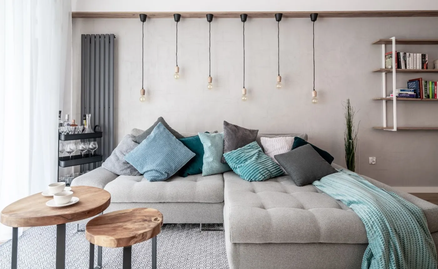 Turkus i szarości – sprawdzony sposób na oryginalne wnętrze