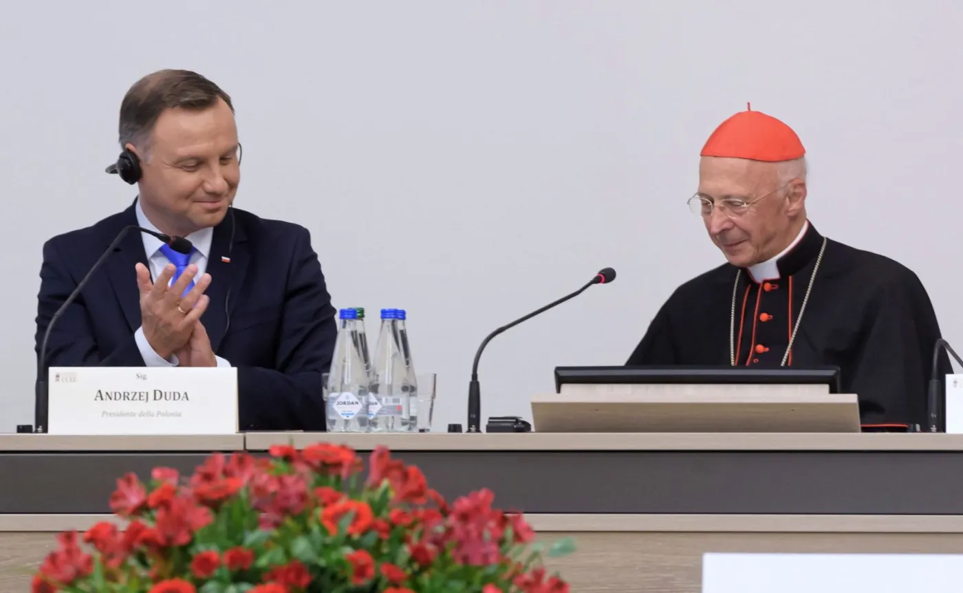 Prezydent RP Andrzej Duda i Przewodniczący CCEE kardynał Angelo Bagnasco podczas obrad Zebrania Plenarnego Rady Konferencji Episkopatów Europy