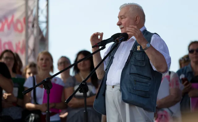 Wałęsa: Przepraszam szefa "S". Pomyliłem jednostki, to nie było ZOMO