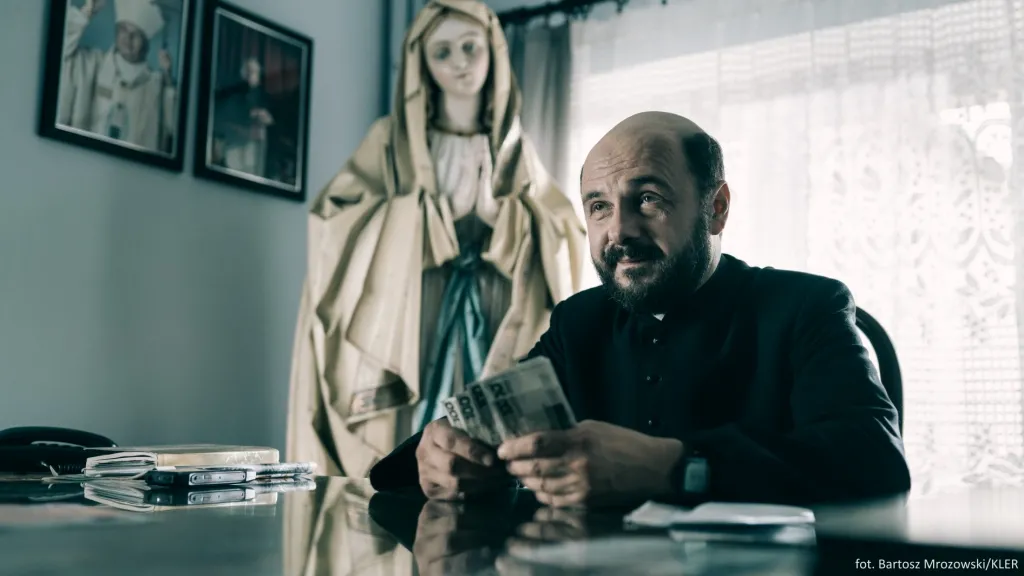 "Kler" już zmienia polski Kościół? Kuria zawiadamia prokuraturę po słowach Jakubika o molestowanym koledze