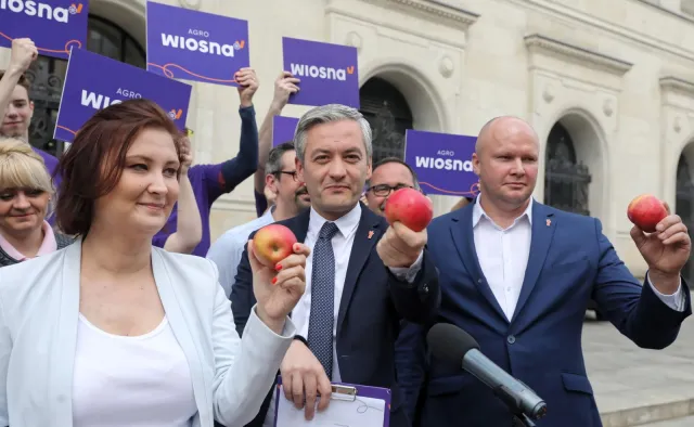 Biedroń rusza z Agro Wiosną i ma pierwsze propozycje dla rolników. PiS i PSL powinny się bać?