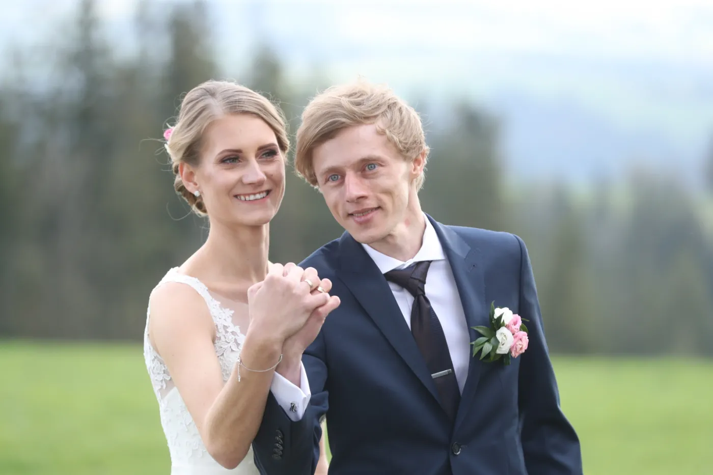 Reprezentant Polski w skokach narciarskich Dawid Kubacki poślubił, Martę Majcher. Ślub Dawida Kubackiego i Marty Majcher odbył się w sanktuarium Matki Bożej Częstochowskiej we wsi Bachledówka na Podhalu