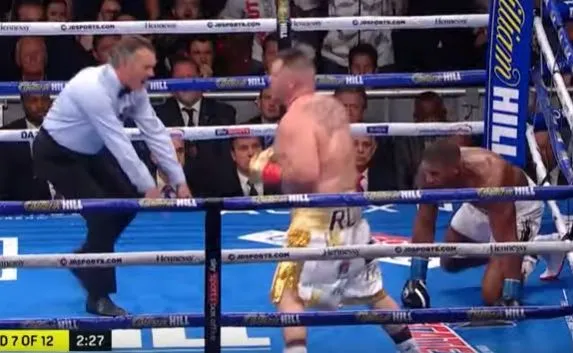 Joshua znokautowany w siódmej rundzie! Ruiz mistrzem świata wagi ciężkiej [WIDEO]