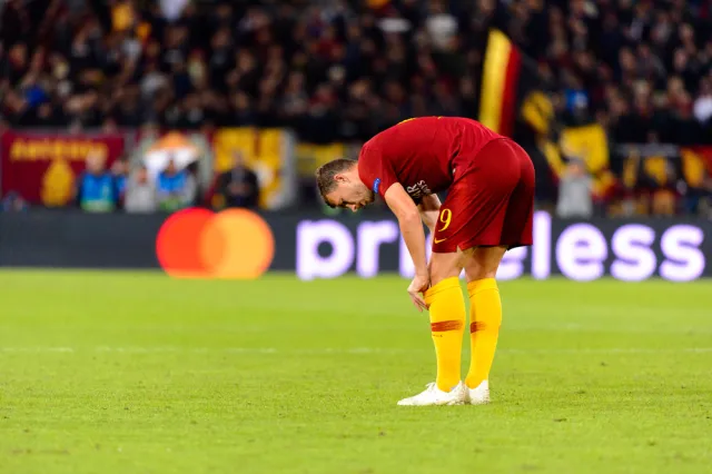 Piłkarze i trenerzy AS Roma zrezygnowali z czterech pensji