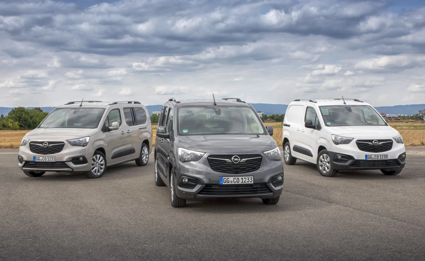 12127045-opel-combo.jpg