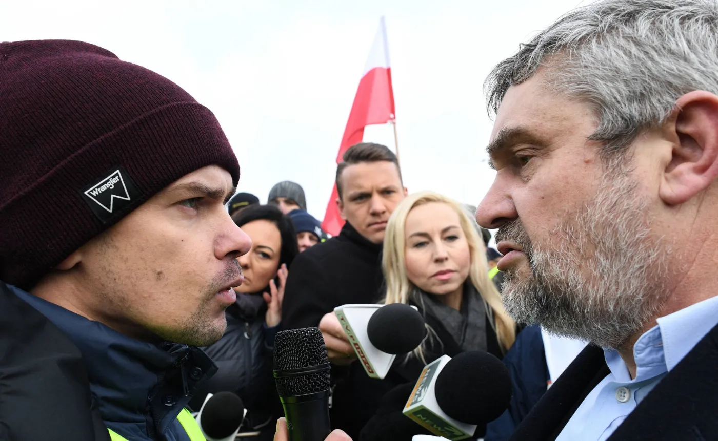 Lider ruchu AGROunia Michał Kołodziejczak i minister rolnictwa Jan Krzysztof Ardanowski