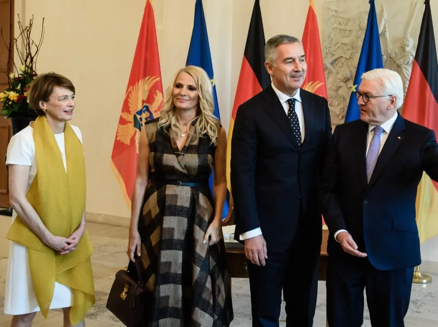 12206868-frank-walter-steinmeier-elke-buedenbender.jpg